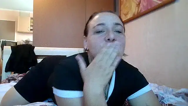 MillaSourety online show from July 28, 2026, 4:27 pm
