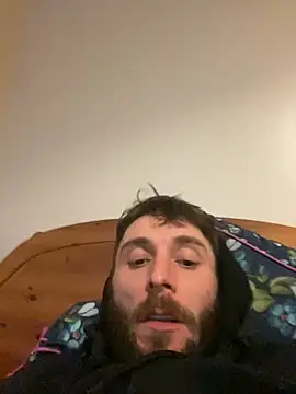 Snapshot of pezzerb7 chatting on February 5, 2026, 8:24 pm pezzerb7 online show from February 5, 2026, 8:24 pm