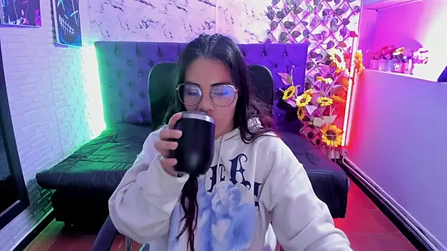 Snapshot of liany_taylor chatting on April 11, 2026, 8:18 am liany taylor online show from April 11, 2026, 8:18 am