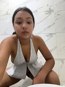 Snapshot of Baby_morena12 chatting on April 5, 2026, 3:58 am Baby morena12 online show from April 5, 2026, 3:58 am