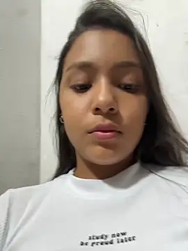 Snapshot of Baby_morena12 chatting on April 7, 2026, 2:23 am Baby morena12 online show from April 7, 2026, 2:23 am