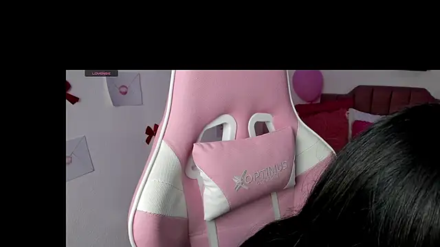 SiennaBloom online show from February 14, 2026, 10:34 am