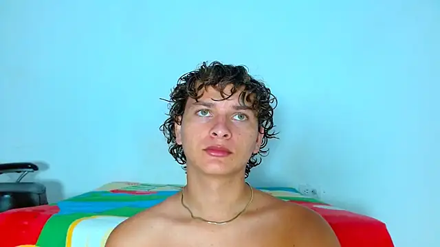 arielnoir6958 online show from March 29, 2026, 4:40 pm