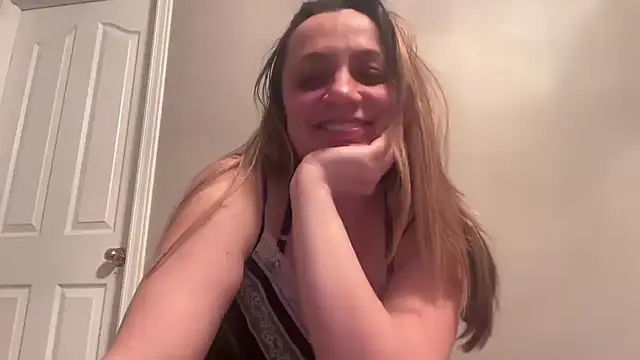 Snapshot of ShyFlameLive chatting on March 1, 2026, 2:13 am ShyFlameLive online show from March 1, 2026, 2:13 am