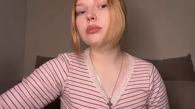 Snapshot of Ophelia_Ritz chatting on April 30, 2026, 8:15 pm Ophelia Ritz online show from April 30, 2026, 8:15 pm