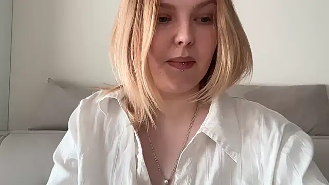 Snapshot of Ophelia_Ritz chatting on June 5, 2026, 6:52 am Ophelia Ritz online show from June 5, 2026, 6:52 am