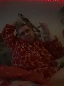 Snapshot of TwoWayT_xx chatting on February 4, 2026, 11:38 am TwoWayT xx online show from February 4, 2026, 11:38 am