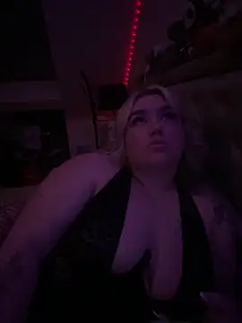 Snapshot of TwoWayT_xx chatting on March 1, 2026, 1:29 am TwoWayT xx online show from March 1, 2026, 1:29 am