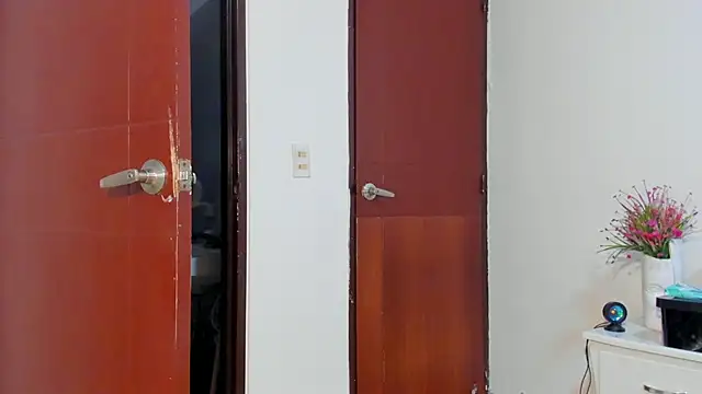 Snapshot of Jennifer_Lee_ chatting on February 4, 2026, 10:04 pm Jennifer Lee online show from February 4, 2026, 10:04 pm