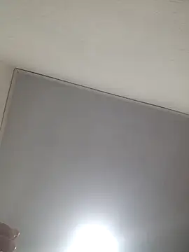 Cris18sexy online show from June 4, 2026, 1:11 am