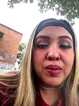 Snapshot of AryMoonxxx chatting on February 21, 2026, 5:58 pm AryMoonxxx online show from February 21, 2026, 5:58 pm