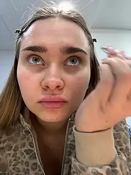 MonicaWestt online show from March 5, 2026, 6:31 am