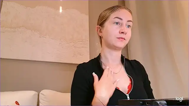 BluueSilk online show from September 27, 2025, 5:12 am