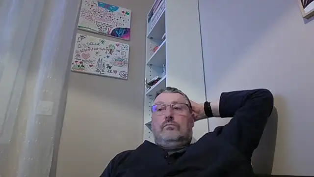 Snapshot of doudou310 chatting on February 14, 2026, 5:37 am doudou310 online show from February 14, 2026, 5:37 am