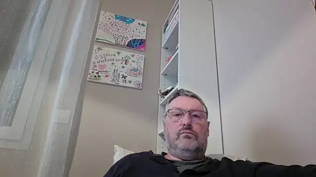 Snapshot of doudou310 chatting on February 22, 2026, 4:02 am doudou310 online show from February 22, 2026, 4:02 am