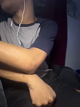 vexahleah online show from April 14, 2026, 5:24 am