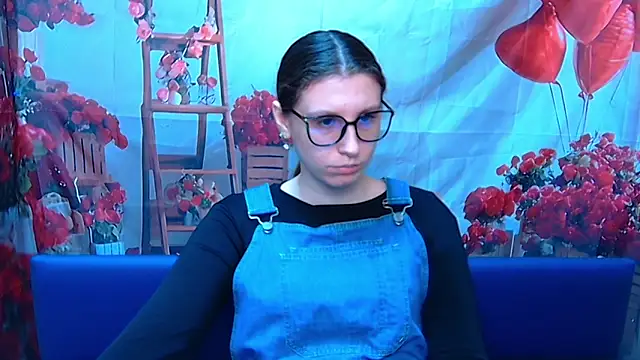 LilianaShine online show from March 26, 2026, 6:08 am