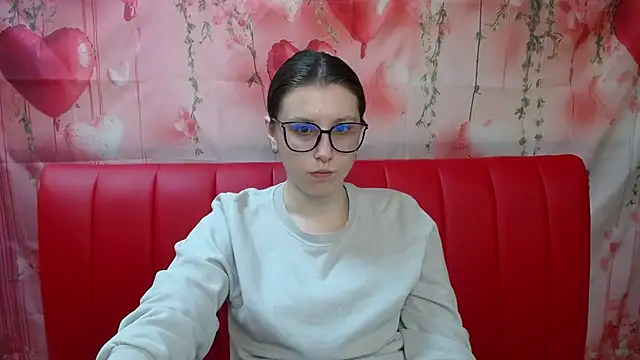 LilianaShine online show from May 13, 2026, 5:05 am