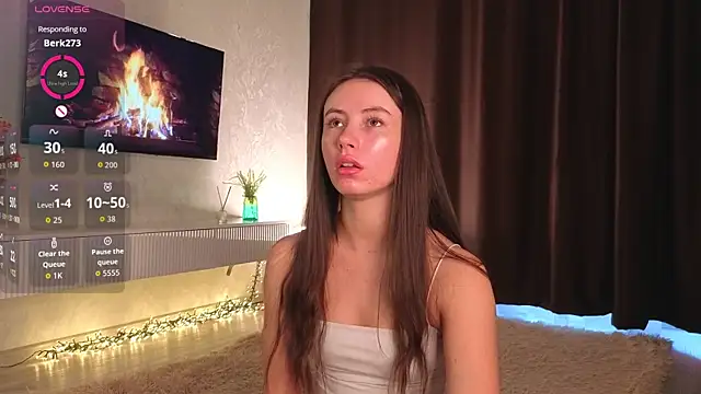 Snapshot of KateOx chatting on April 6, 2026, 7:42 am KateOx online show from April 6, 2026, 7:42 am