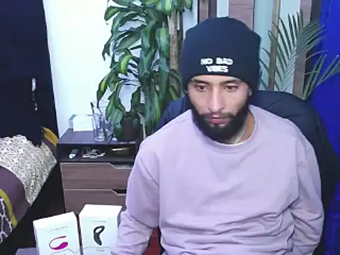  noahdiaz online show from February 21, 2026, 10:55 pm