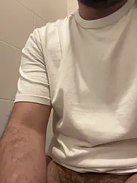 latinocalientehot online show from April 15, 2026, 7:43 pm