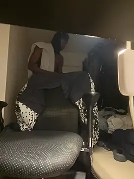 Snapshot of Goodkakihum chatting on March 1, 2026, 9:28 pm Goodkakihum online show from March 1, 2026, 9:28 pm