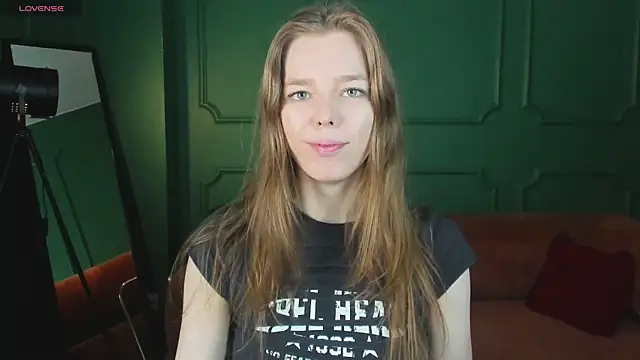 Snapshot of _Tina_Tayllor_ chatting on February 27, 2026, 9:37 pm Tina Tayllor online show from February 27, 2026, 9:37 pm