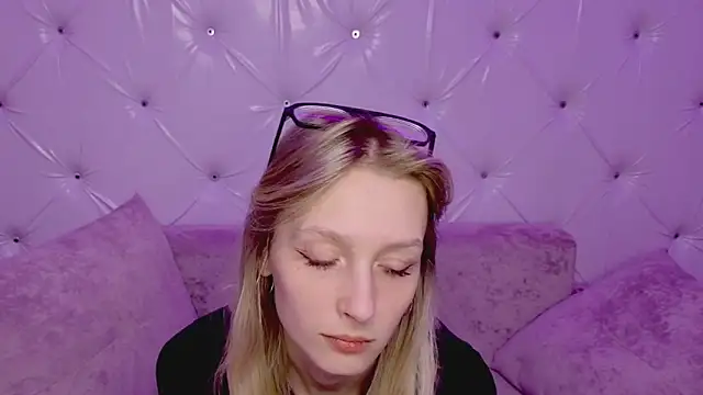 Snapshot of Akiro_Kim7 chatting on February 21, 2026, 2:23 am Akiro Kim7 online show from February 21, 2026, 2:23 am