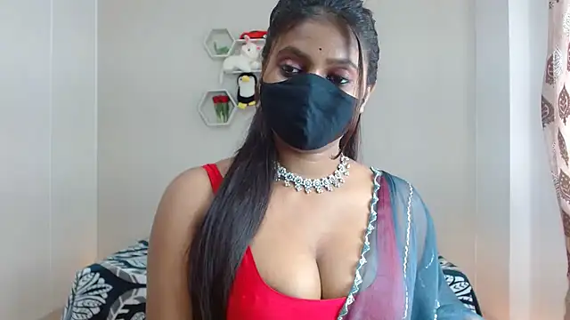 Hotginni4 online show from July 12, 2026, 11:01 am