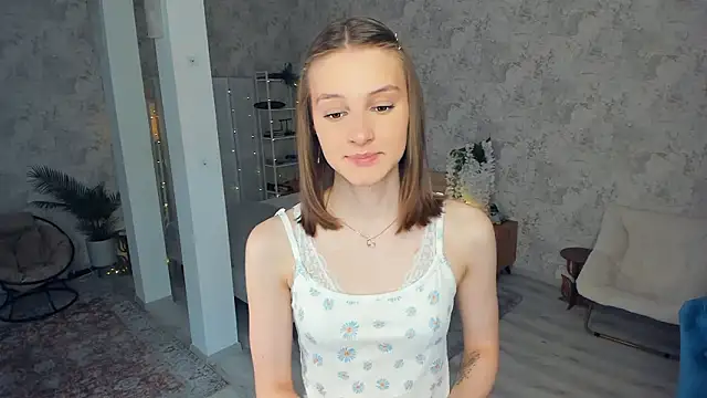 Snapshot of LianneBynon chatting on February 28, 2026, 8:26 am LianneBynon online show from February 28, 2026, 8:26 am