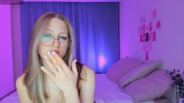 Snapshot of Vega_Taylor chatting on February 26, 2026, 3:38 am Vega Taylor online show from February 26, 2026, 3:38 am