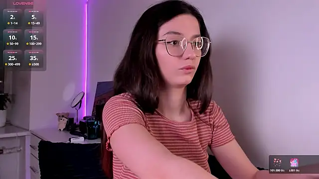 Snapshot of miabellee_ chatting on March 20, 2026, 12:37 am miabellee online show from March 20, 2026, 12:37 am