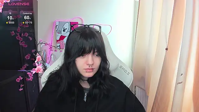 Emma Darkkk online show from February 25, 2026, 4:22 am