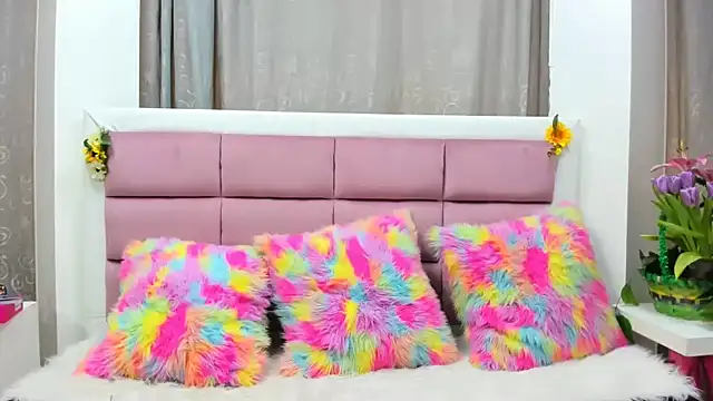 Snapshot of Keiry_Paloma chatting on February 12, 2026, 1:28 pm Keiry Paloma online show from February 12, 2026, 1:28 pm