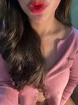 QuynhAnh 2k1 online show from February 6, 2026, 7:02 am