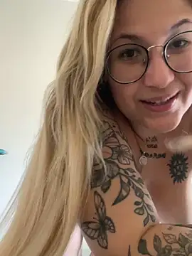 esposatattoo online show from March 22, 2026, 6:11 pm