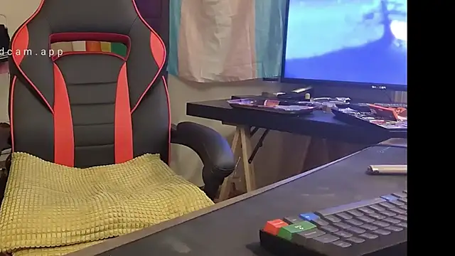 LovelyMeli online show from February 21, 2026, 9:43 am