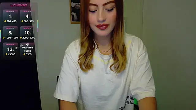 PaulaSantanaOf online show from April 11, 2026, 1:21 am