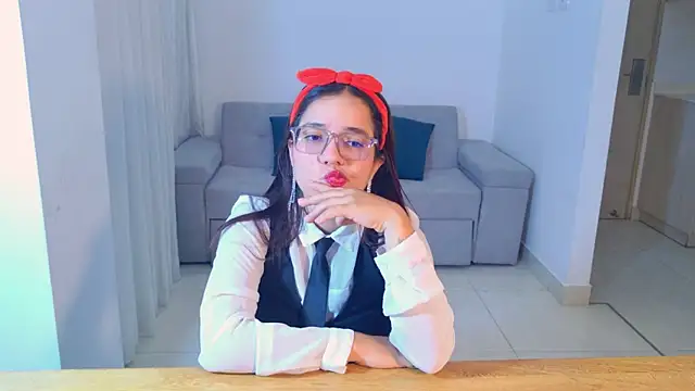 AntonellaBons online show from June 5, 2026, 6:52 am