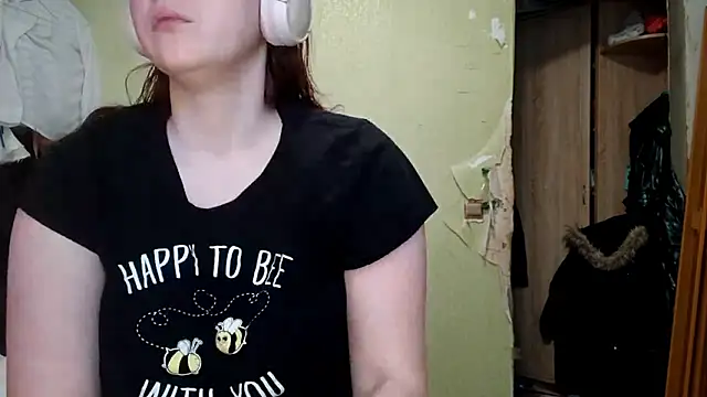 Snapshot of VannessaDillenbeck chatting on February 24, 2026, 6:11 am VannessaDillenbeck online show from February 24, 2026, 6:11 am