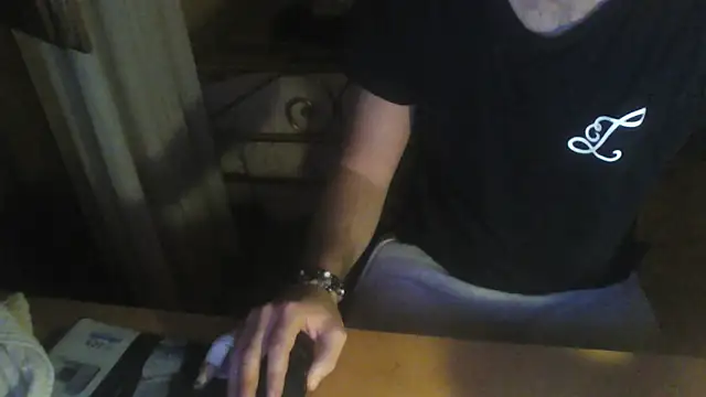 ragazzo200996 online show from February 23, 2026, 7:22 pm