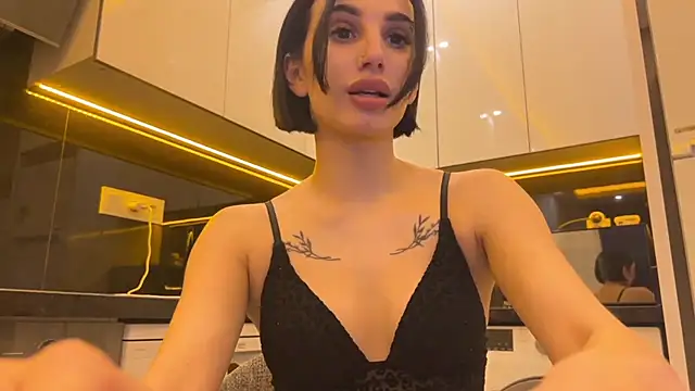 Snapshot of BlackFox_V chatting on February 8, 2026, 10:02 pm BlackFox V online show from February 8, 2026, 10:02 pm