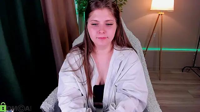 Lumi Ra online show from March 2, 2026, 7:15 am