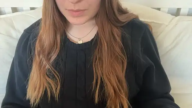 Lucyschickt online show from April 23, 2026, 2:30 pm