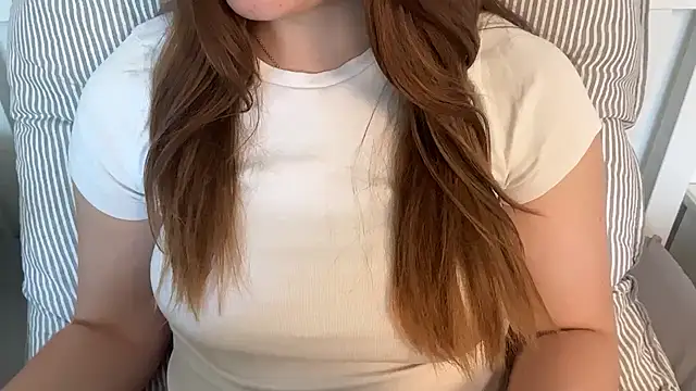 Lucyschickt online show from June 18, 2026, 9:36 am