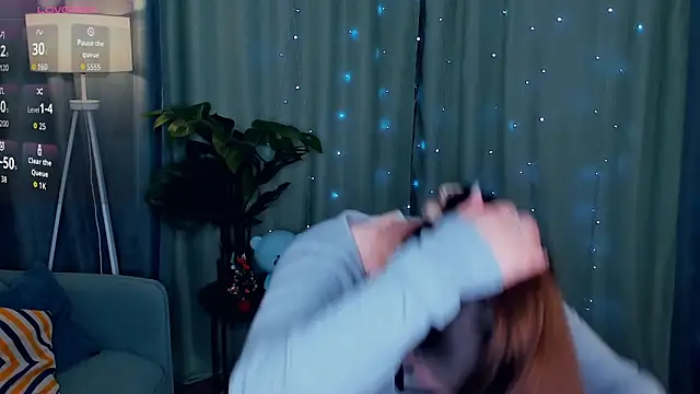 CrissyKales online show from April 13, 2026, 7:52 pm