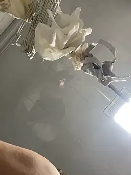 Snapshot of Youyou_12 chatting on February 12, 2026, 2:34 pm Youyou 12 online show from February 12, 2026, 2:34 pm