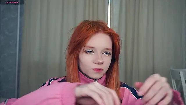 TarynPalek online show from February 6, 2026, 6:29 am