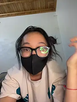 Leeeiuu online show from February 6, 2026, 3:04 pm