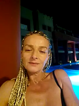 DeliaaSmith online show from April 7, 2026, 6:08 pm